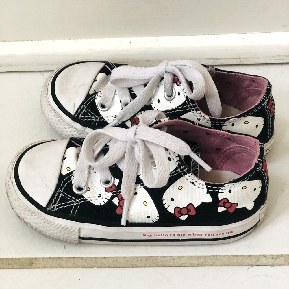 EUC Limited Edition Sanrio Chuck Taylors Size 6